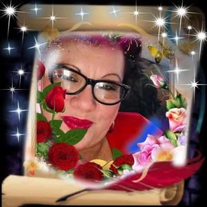 Meet your Posher, Mona